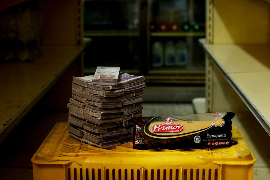 (foto) Inflaţia uriaşă din Venezuela,  i ntr-un proiect fotografic inedit.