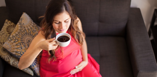 Каковы риски потребления кофе во время беременности?
