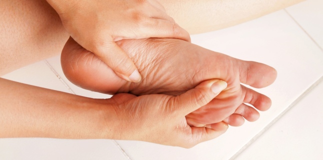 Покалывание руки и ноги могут указывать различные заболевания