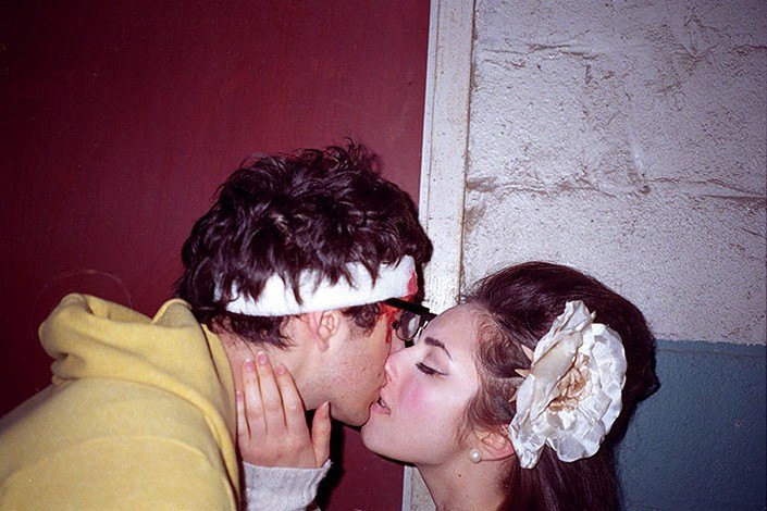 (foto) Săruturile newyorkeze surprinse de un fotograf american