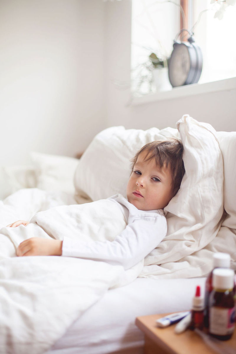 How is pneumonia manifested in children?
