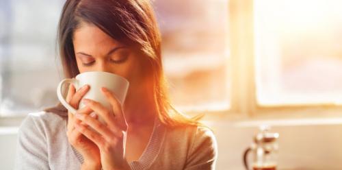 Насколько здоровым является молочный кофе?