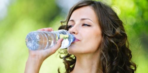 Why is not it recommended to drink plastic bottles?