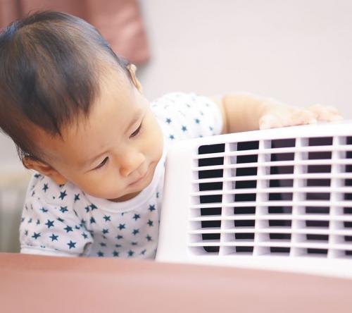 Children younger than one year should be careful of air conditioning!