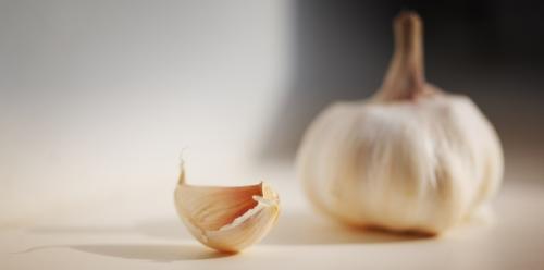 Amazing effects of garlic consumed on the empty stomach