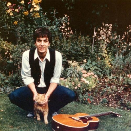 (photo) Michael Jackson, Elvis Presley, Bob Dylan and others, famous for their pets